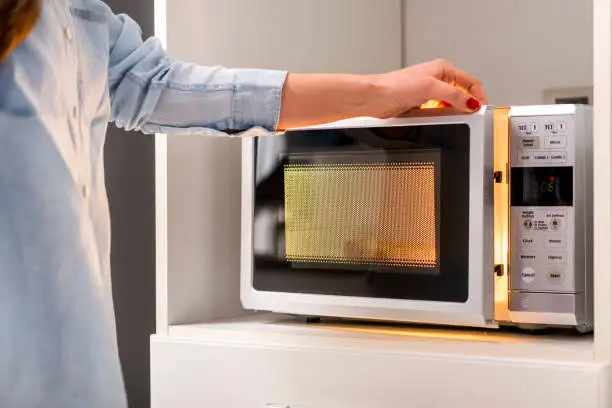 how to repair microwave oven not heating​
